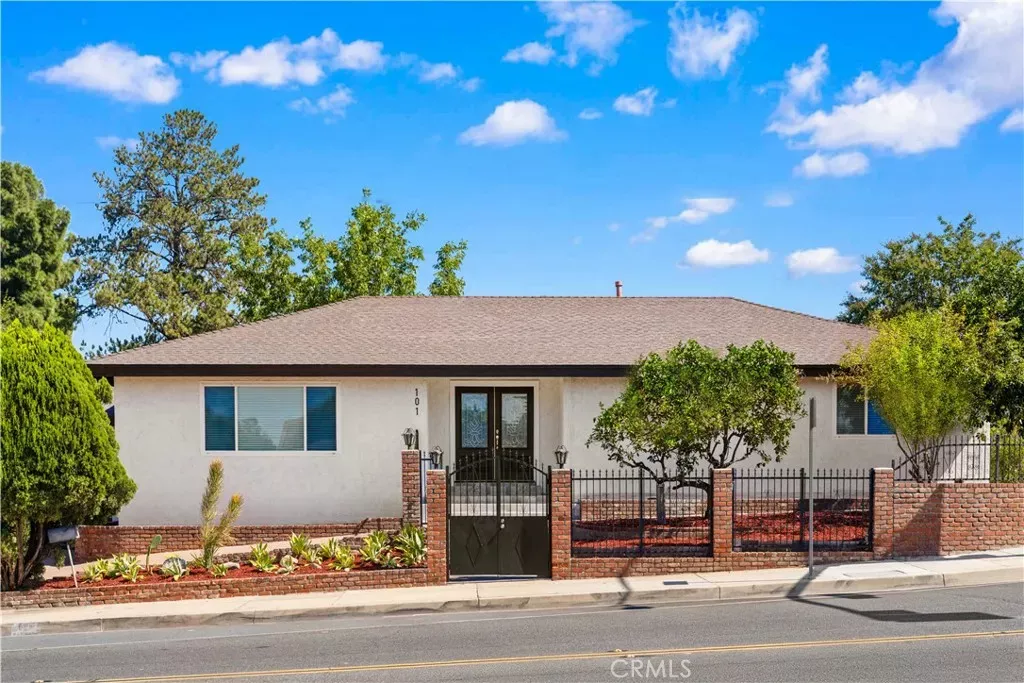 Property Photo:  101 W Madison Avenue  CA 92870 