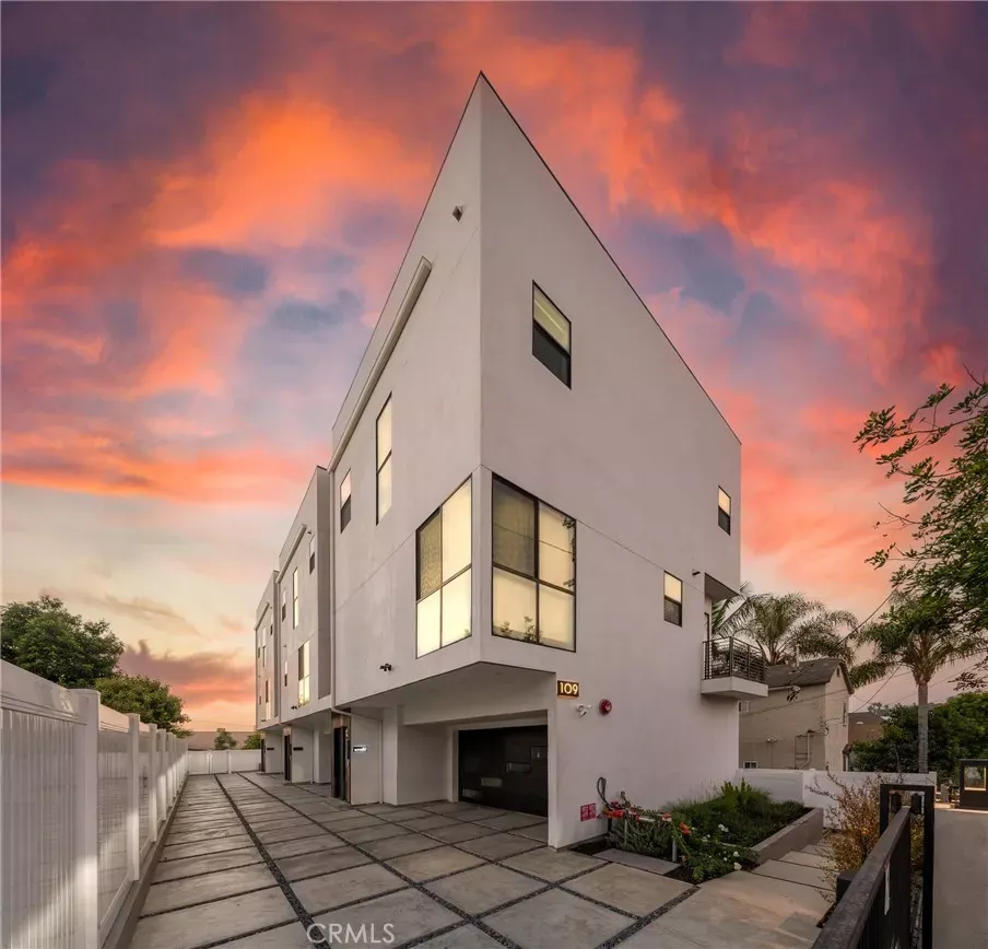 Property Photo:  109 N Westlake Avenue 3  CA 90026 