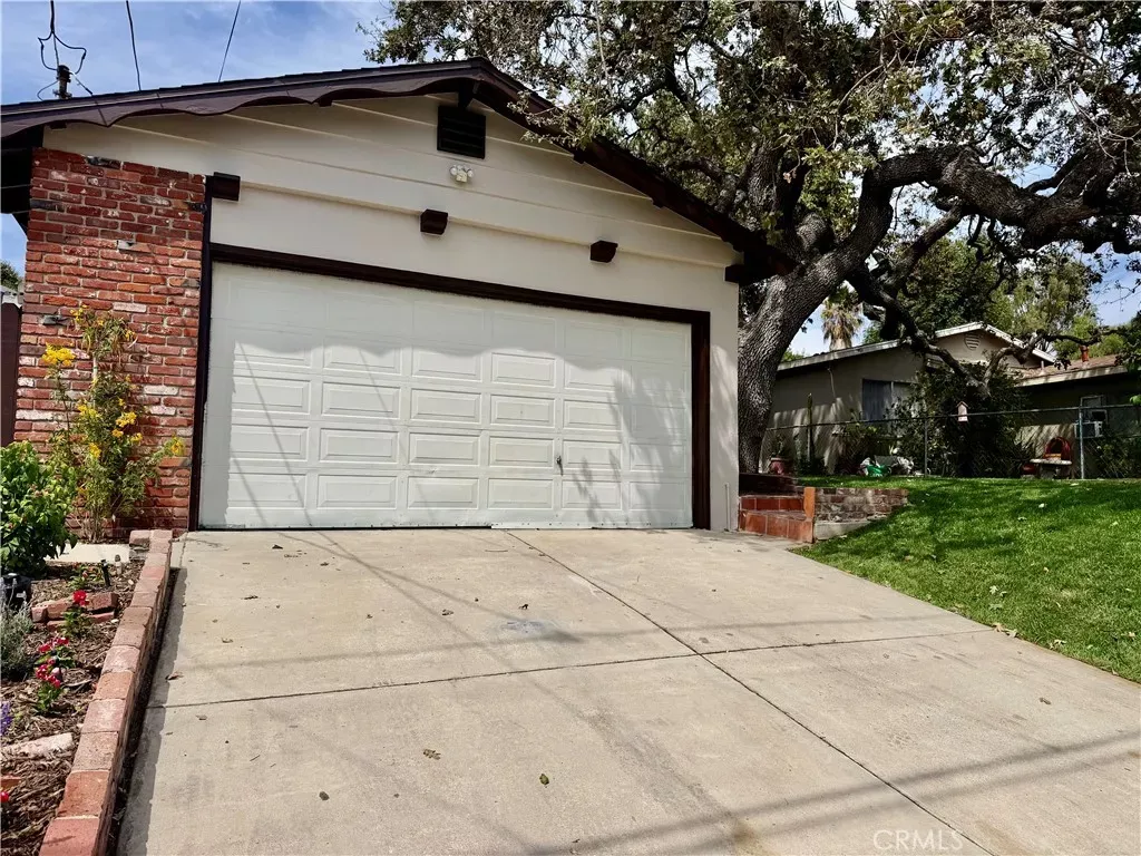 Property Photo: 727 Brossard CA 91360