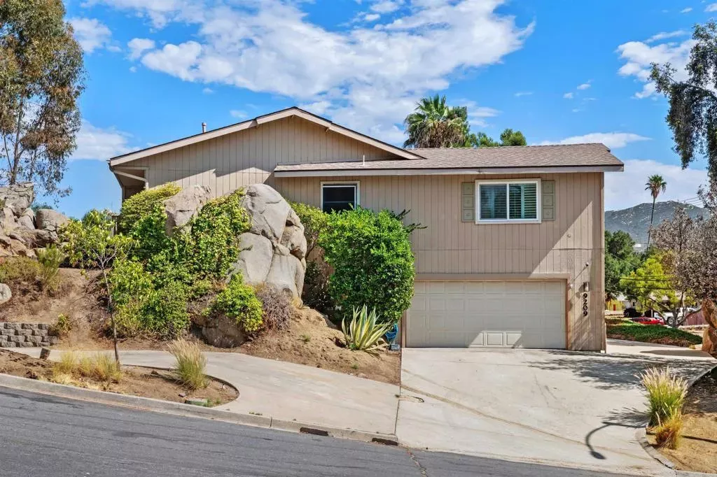 Property Photo:  9209 Lakeview Terrace  CA 92040 
