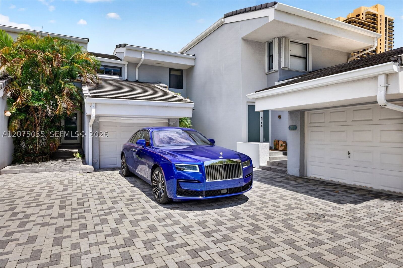 Property Photo:  203 Poinciana Dr 103  FL 33160 
