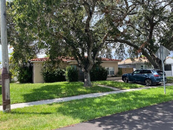 Property Photo:  218 SE 3rd Ter N/A  FL 33004 
