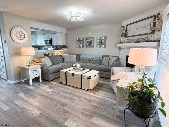 Property Photo: 150 W Cedar Ave 4C NJ 08244