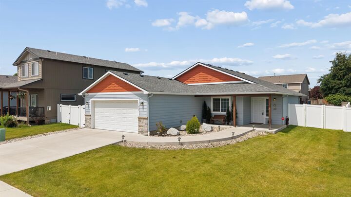 Property Photo: 1609 E Marilyn Cir WA 99006