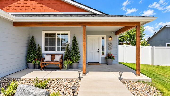 Property Photo:  1609 E Marilyn Cir  WA 99006 