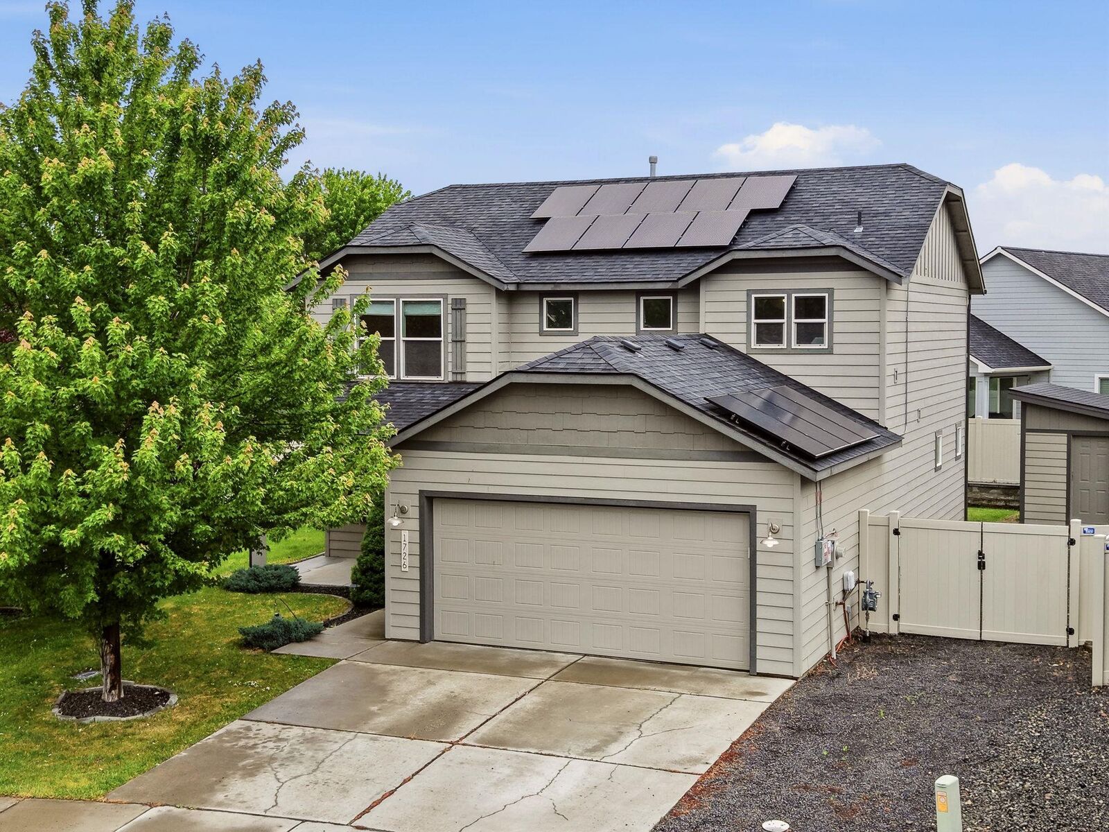 Property Photo:  1726 N Caufield Ct  WA 99019 