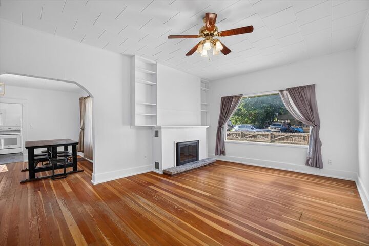 Property Photo: 303 W Colville Ave WA 99109