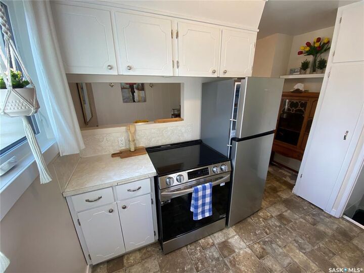 Property Photo:  157 Broadway Street W  SK S3N 0M5 