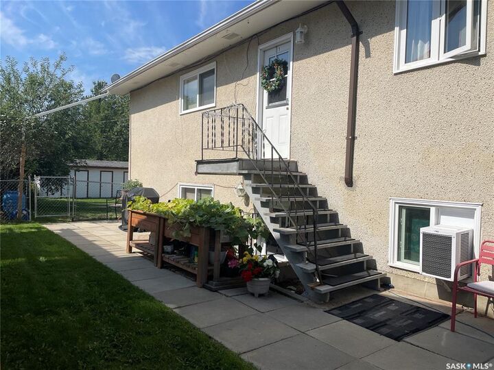 Property Photo:  110 7th Avenue S  SK S0J 0E0 