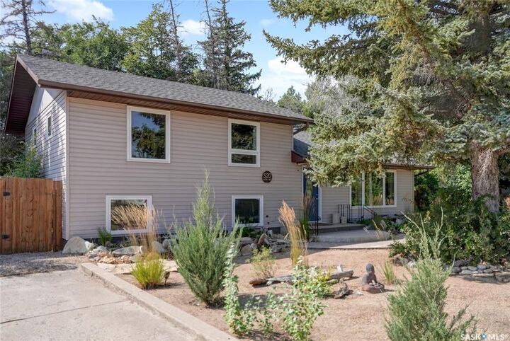 Property Photo:  520 3rd Avenue E  SK S0H 0B0 