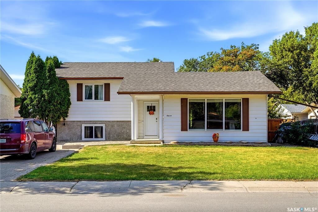 Property Photo: 11 McSherry Crescent SK S4T 7B4