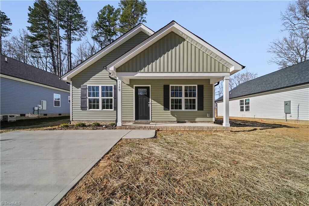 Property Photo: 1129 Kenly Street NC 28144