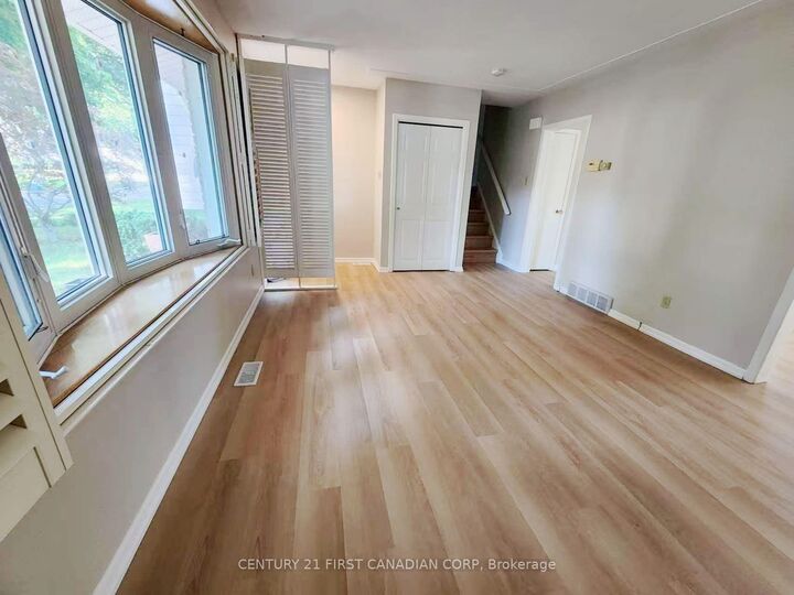 Property Photo:  711 Algoma Avenue Upper Level  ON N5X 1W4 