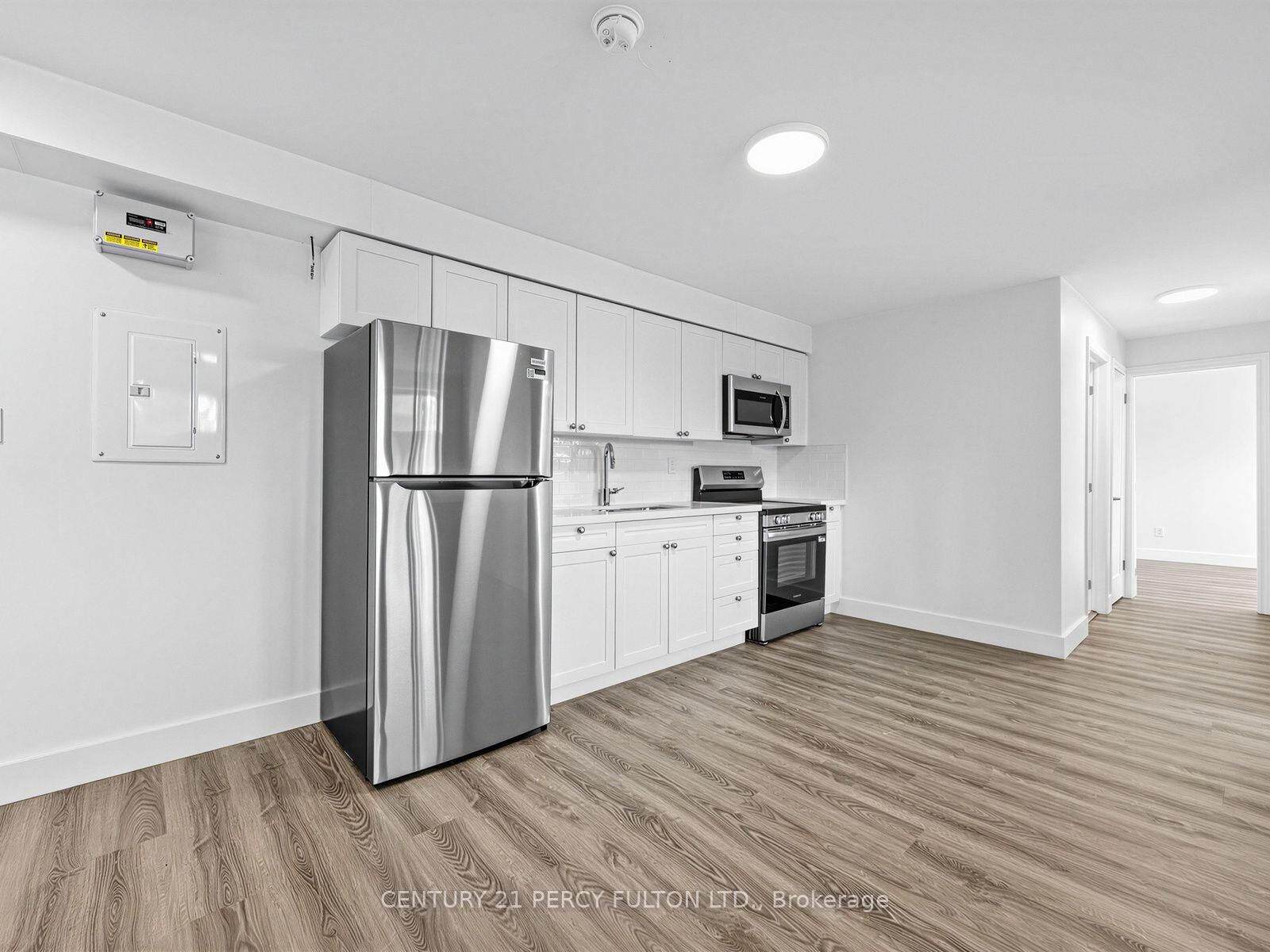 Property Photo:  200 Garden Street 11  ON L1N 0L7 