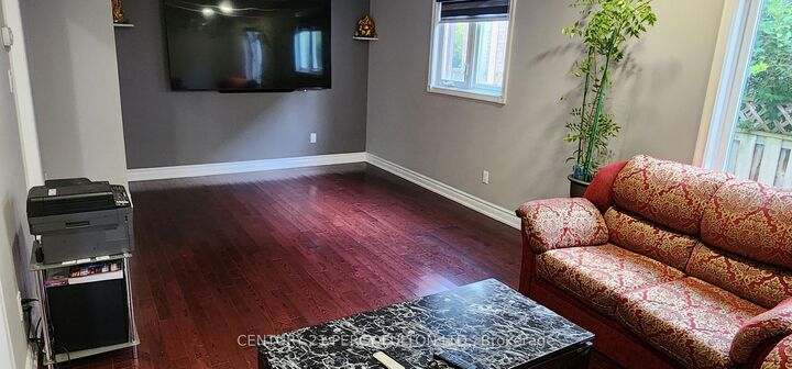 Property Photo:  7 Goodall Drive  ON M1B 5E1 
