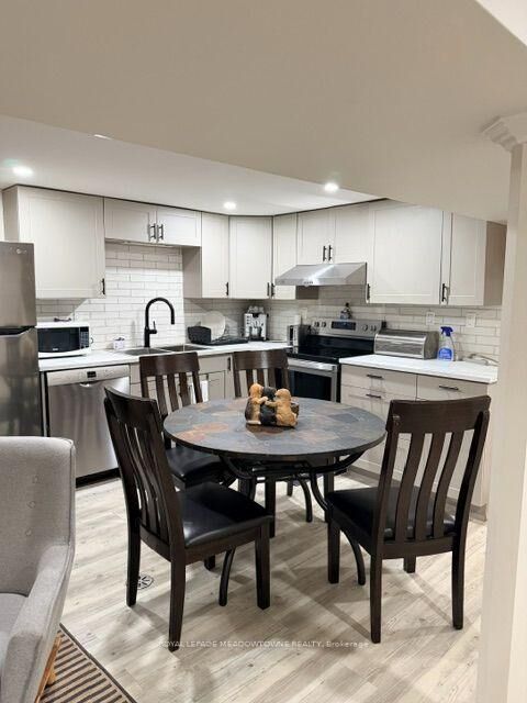 Property Photo:  20 Fran Drive  ON L4L 1P3 