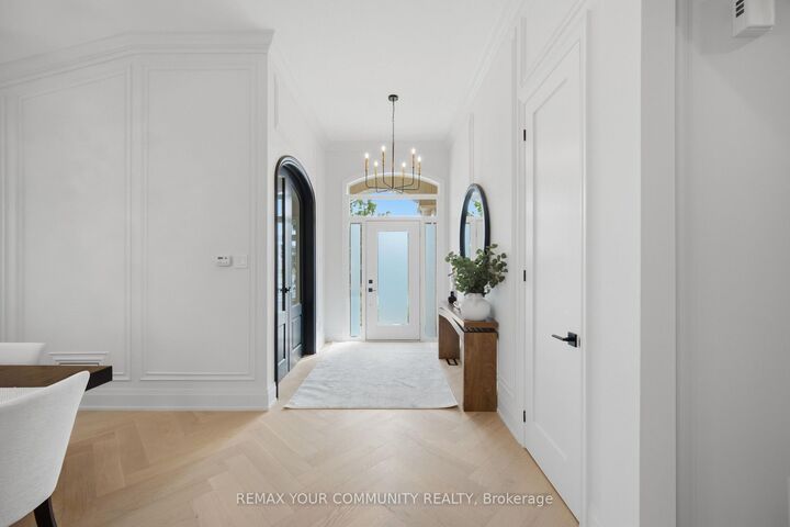 Property Photo: 2 Suggs Lane ON L4A 0K6