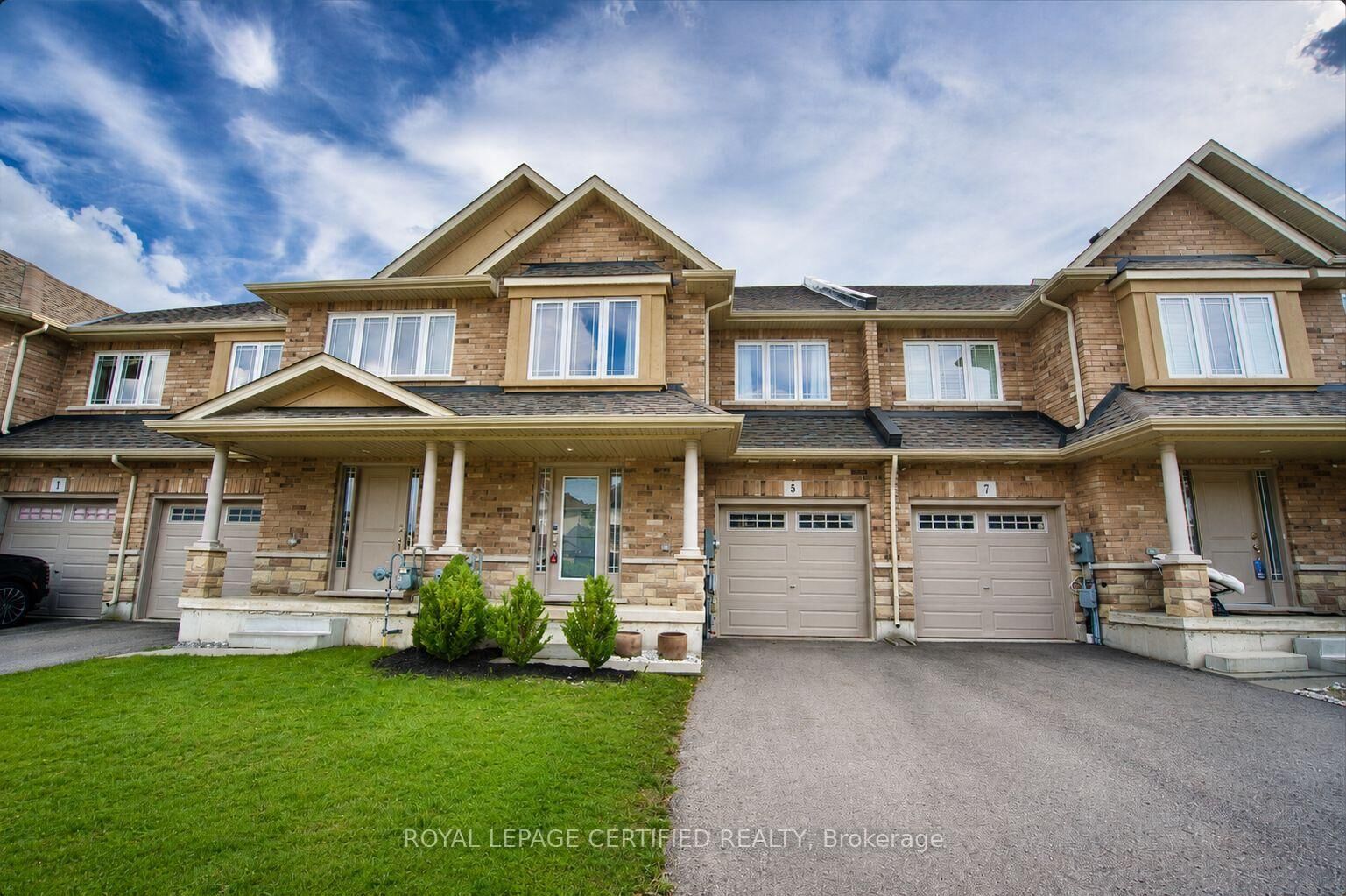 Property Photo: 5 Bethune Avenue ON L0R 1P0