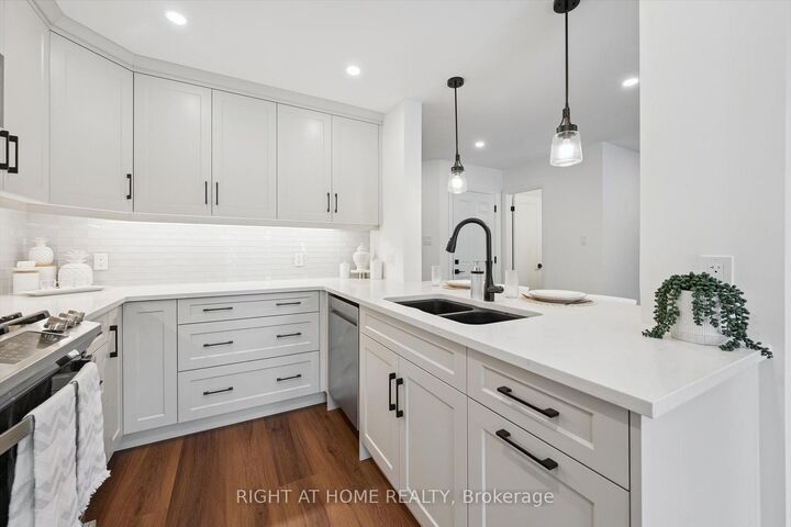 Property Photo: 2294 Seton Crescent ON L7L 6Y4