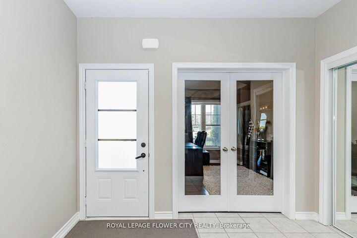 Property Photo:  944 O'Reilly Crescent  ON L9V 2S4 