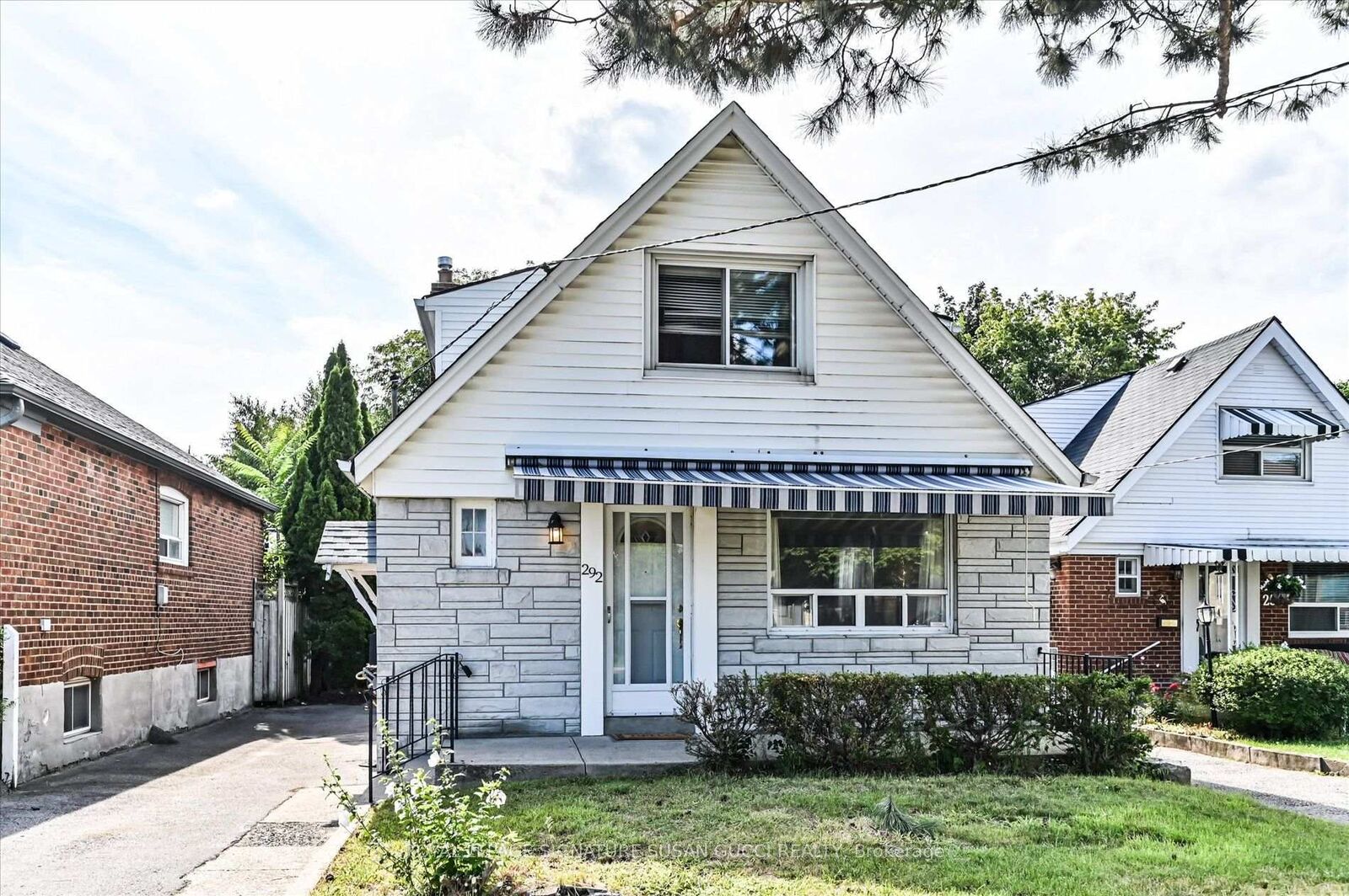 Property Photo: 292 Glebemount Avenue ON M4C 3V3