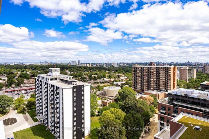 Property Photo:  4010 Eglinton Avenue 1722  ON M9A 0G5 