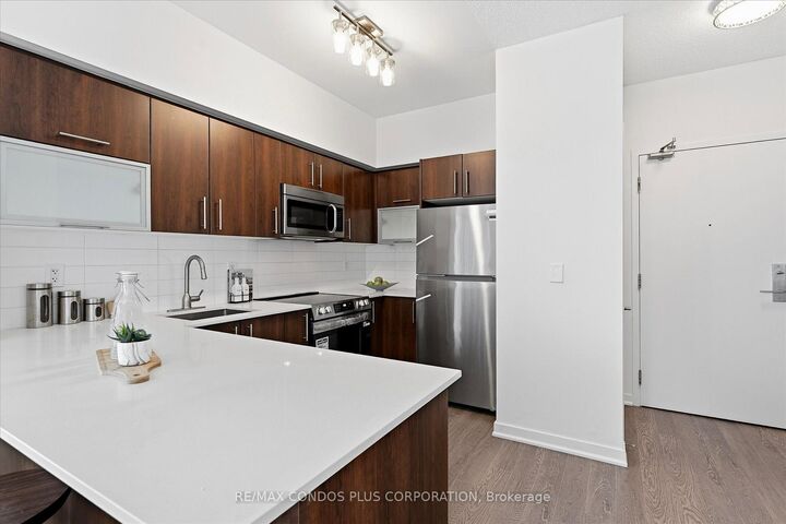 Property Photo:  55 East Liberty Street 702  ON M6K 3P9 