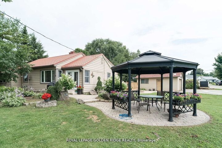 Property Photo: 19 Lake Drive N ON L4P 1A2