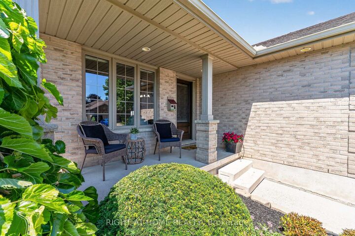Property Photo:  10 Galbraith Court  ON N5R 6G8 