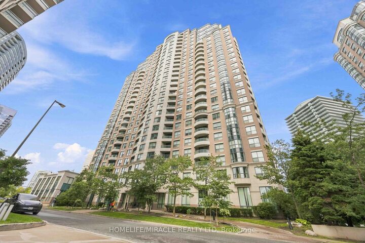 Property Photo: 7 Lorraine Drive 1010 ON M2N 7H2