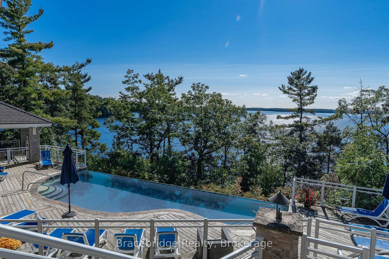 Property Photo: 1869 Muskoka Rd 118 Highway W B102-A1 ON P1L 1W8