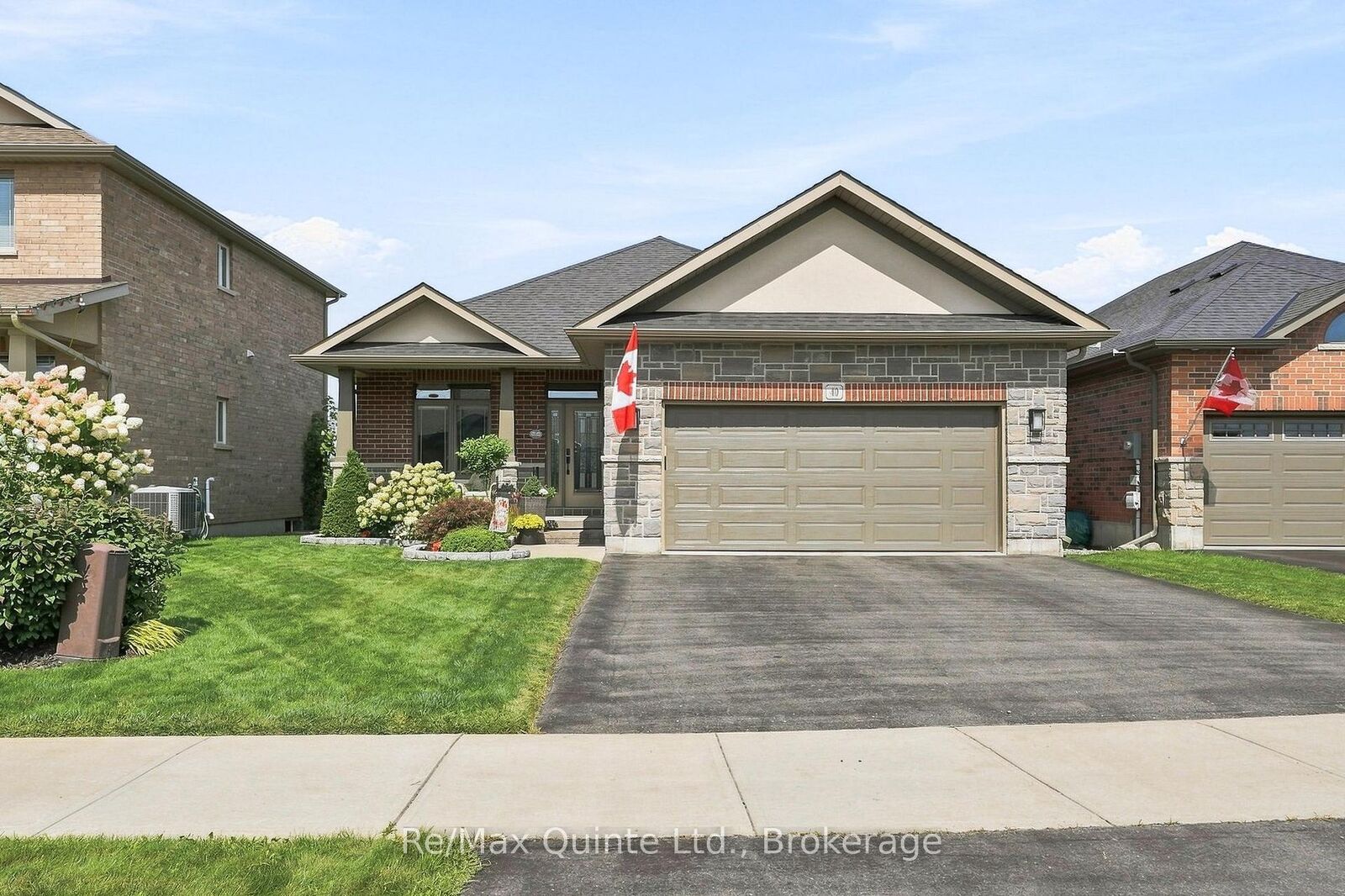 Property Photo: 40 Farmington Crescent ON K8N 0J8