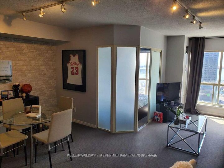 Property Photo:  25 The Esplanade N/A 2619  ON M5E 1W5 