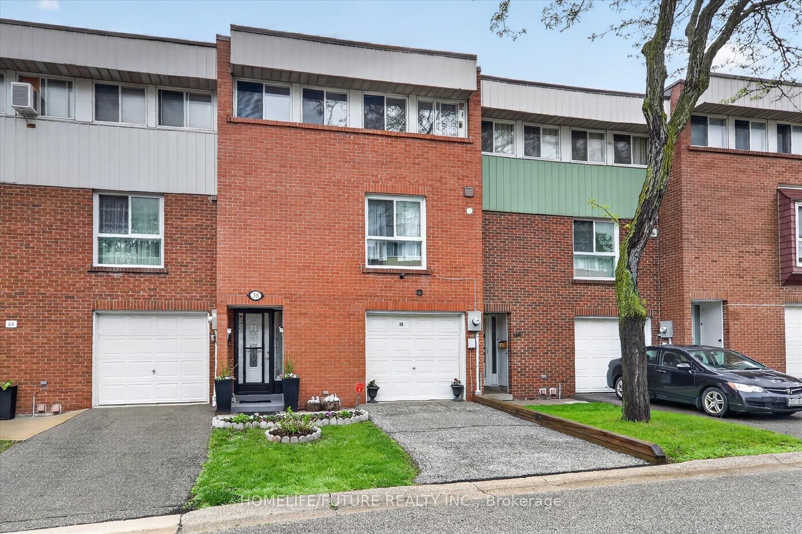 Property Photo: 38 John Cabot Way 70 ON M3N 2T7