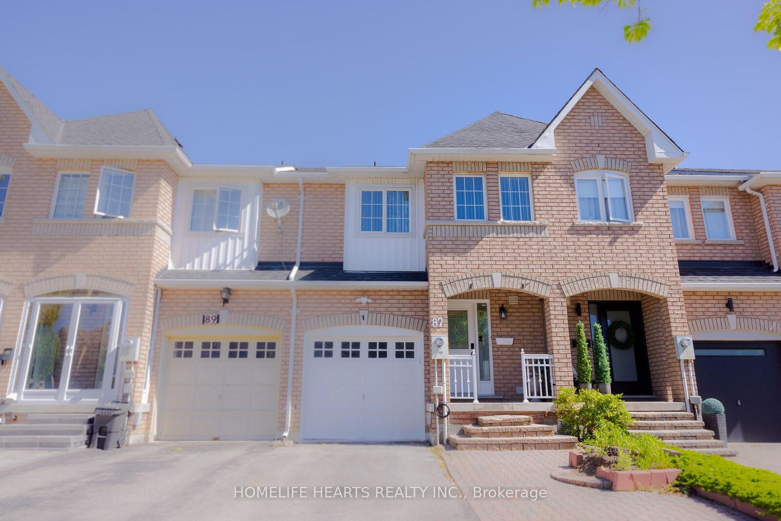 Property Photo: 87 Sunfield Road ON M3M 2V2
