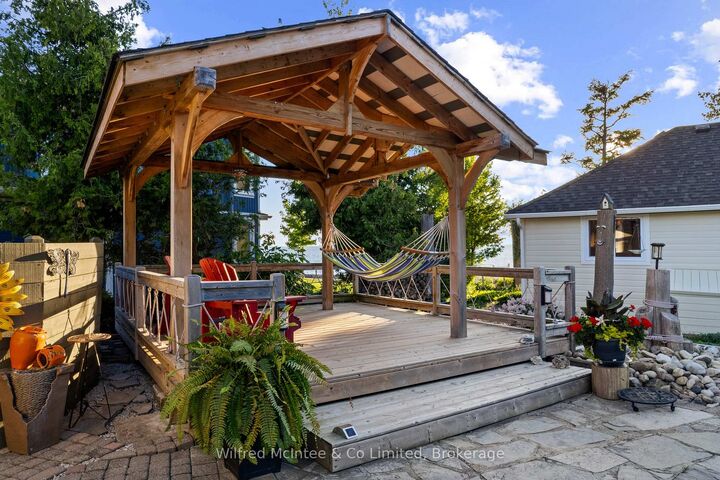 Property Photo: 43 Fenton Drive ON N0H 2C5