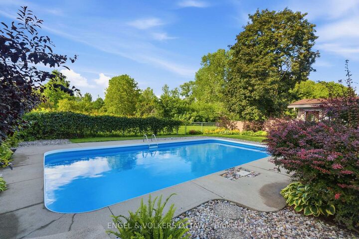 Property Photo:  885 Plante Drive  ON K1V 9E3 