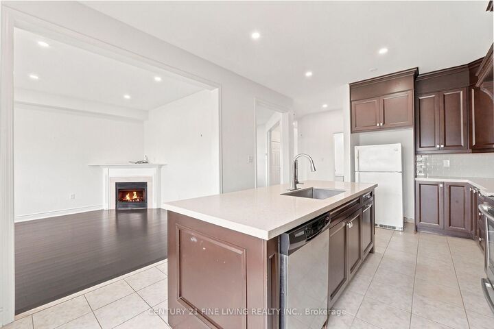 Property Photo: 92 Kettlewell Crescent ON L6R 0T1