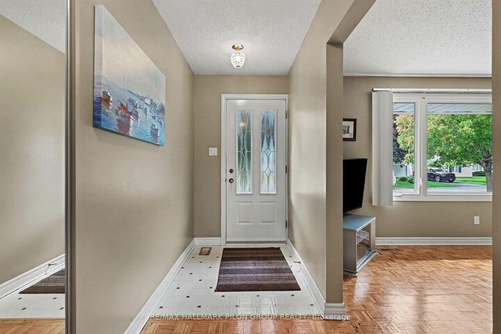 Property Photo:  496 Tisdale Crescent  ON K1J 7A6 