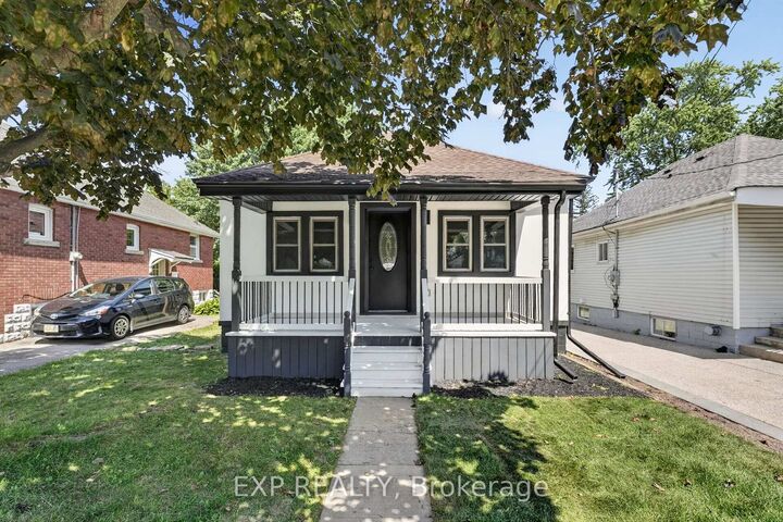 43 Brucedale Avenue E — photo 1