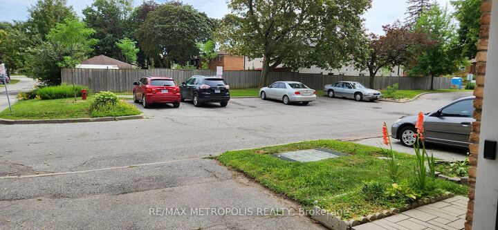 Property Photo: 21 Rockwood Drive 8 ON M1M 3M9