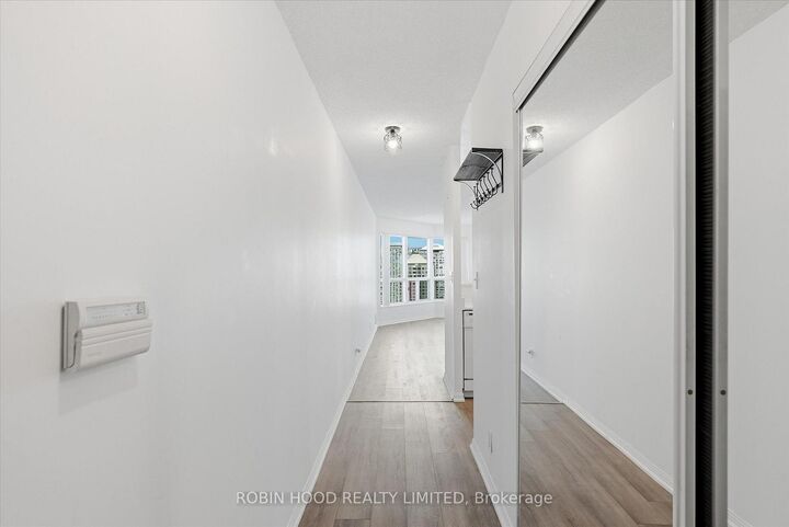 Property Photo:  11 Lee Centre Drive Ph109  ON M1H 3J5 