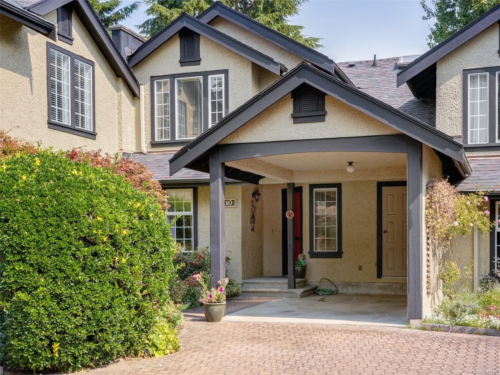 Property Photo: 2566 Penrhyn St #10 BC V8N 1G1