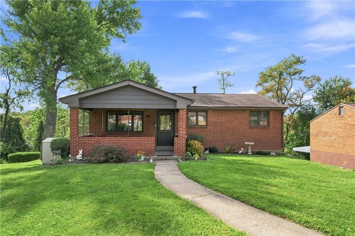 Property Photo: 737 Providence Dr PA 15239