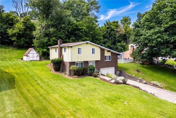 Property Photo:  1081 Old Post Rd  PA 15129 