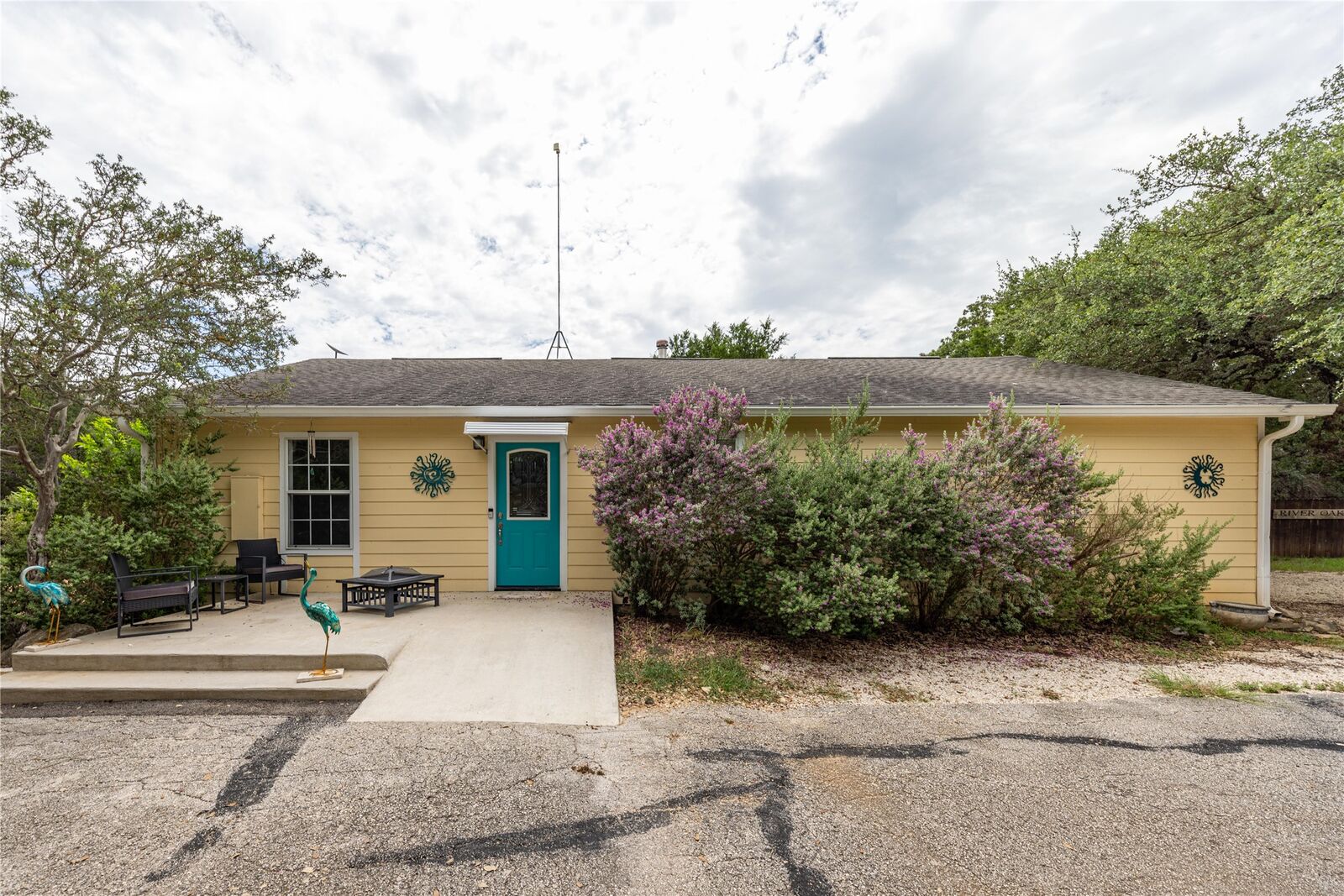 Property Photo: 400 Unit A Oak Knob Drive A TX 78676