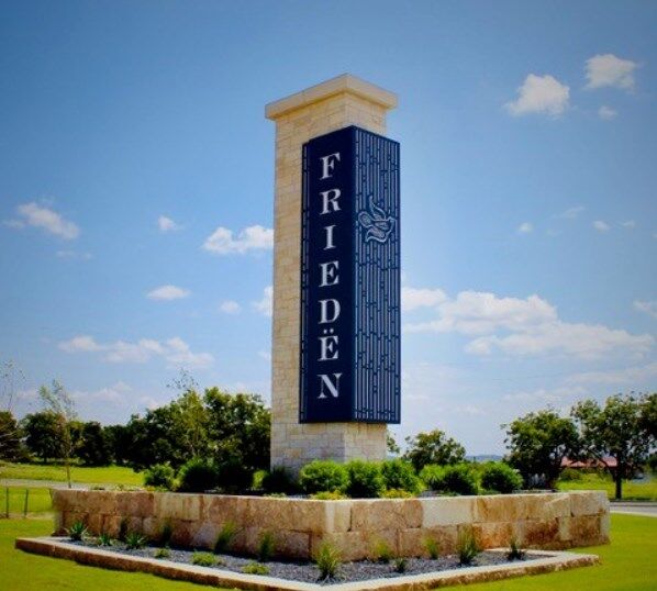 Property Photo: 520 Interlaken Street TX 78624
