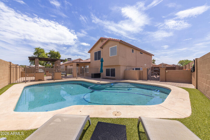 Property Photo: 6108 W Shangri La Road W AZ 85304