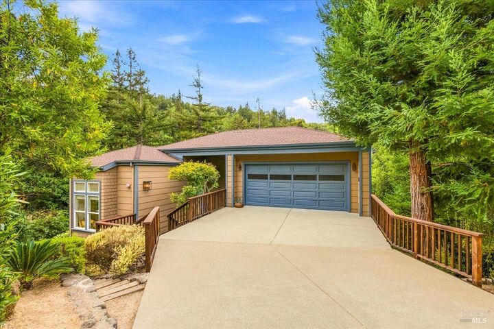 Property Photo:  61 Terrace Avenue  CA 94901 