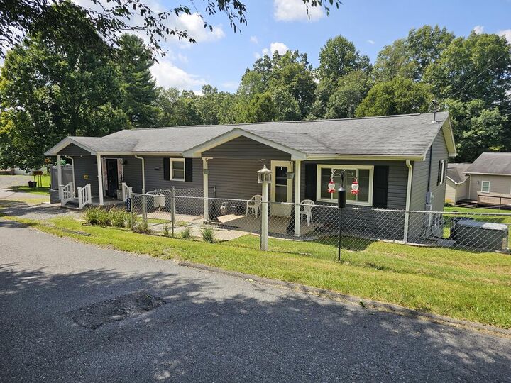 Property Photo:  305 Willis Avenue  WV 25827 